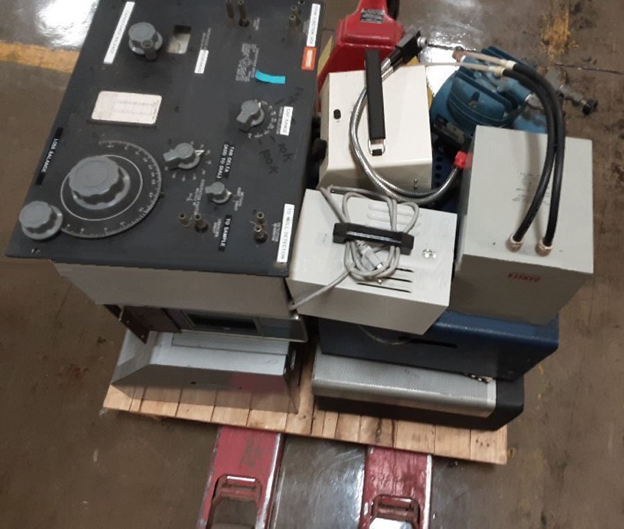 사진 사용됨 VARIOUS Lot of laboratory equipment 판매용