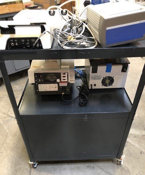 Photo Used VARIOUS Lot of laboratory equipment For Sale