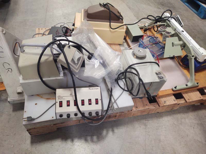 图为 已使用的 VARIOUS Lot of laboratory equipment 待售