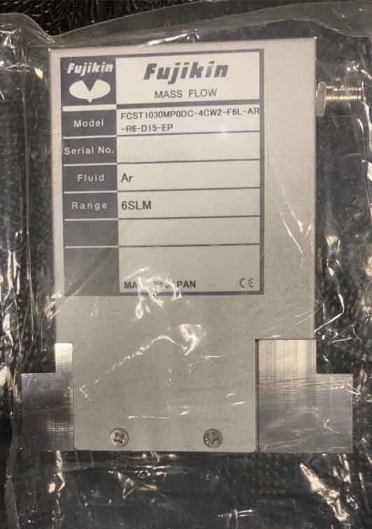 Foto Verwendet VARIOUS Lot of Mass Flow Controllers (MFC) Zum Verkauf