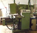 Photo Used VARIOUS Lot of milling machines For Sale