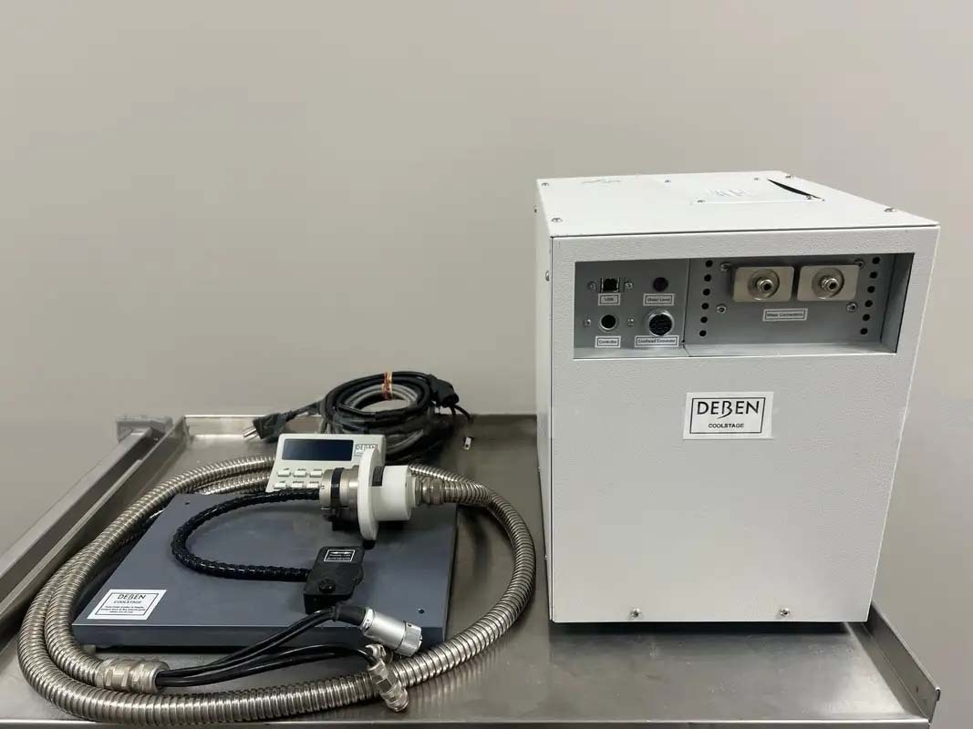 Photo Utilisé VARIOUS Lot of misc laboratory equipment À vendre