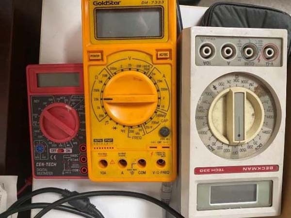 Photo Used VARIOUS Lot of Multimeters For Sale