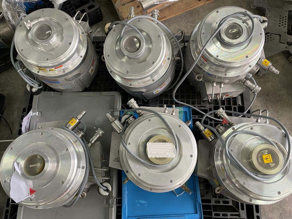 사진 사용됨 EDWARDS Lot of pumps 판매용