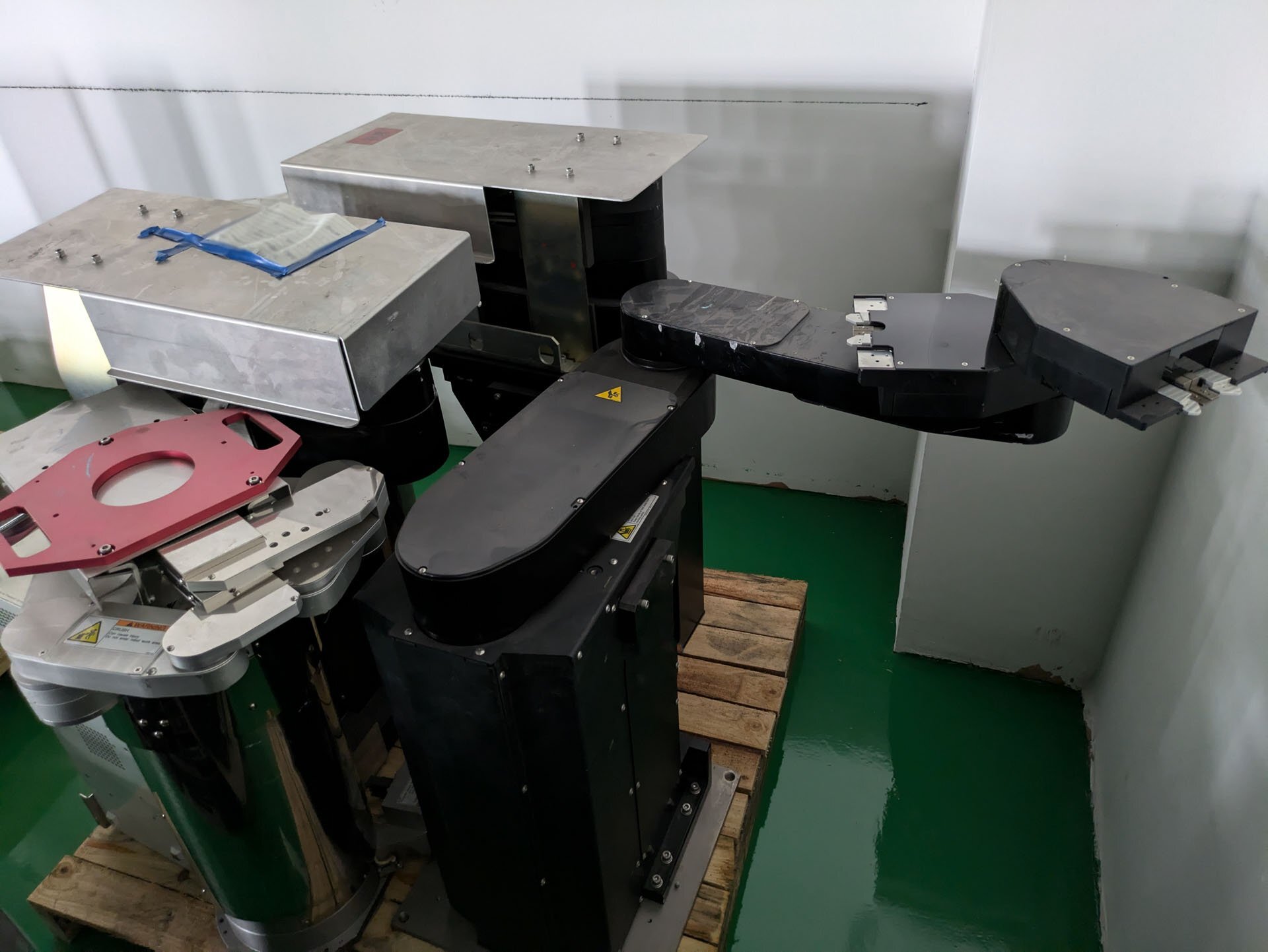 圖為 已使用的 VARIOUS Lot of robots 待售