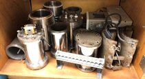 Foto Verwendet VARIOUS Lot of spare parts Zum Verkauf