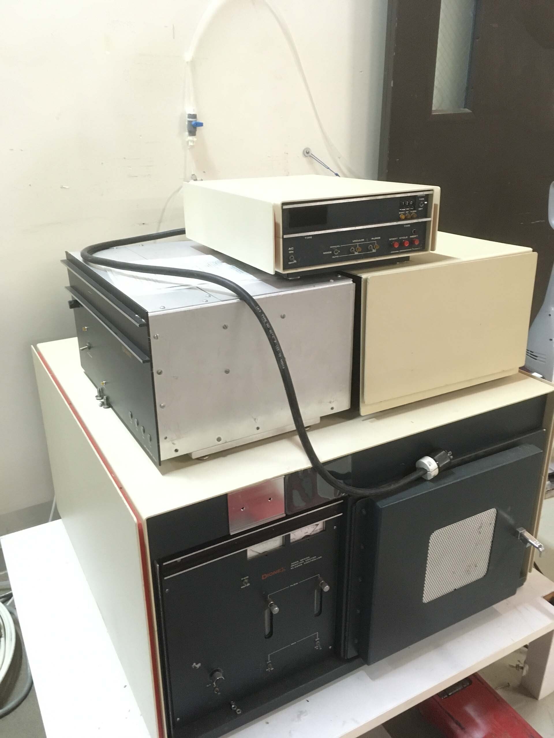 사진 사용됨 VARIOUS Lot of ovens 판매용