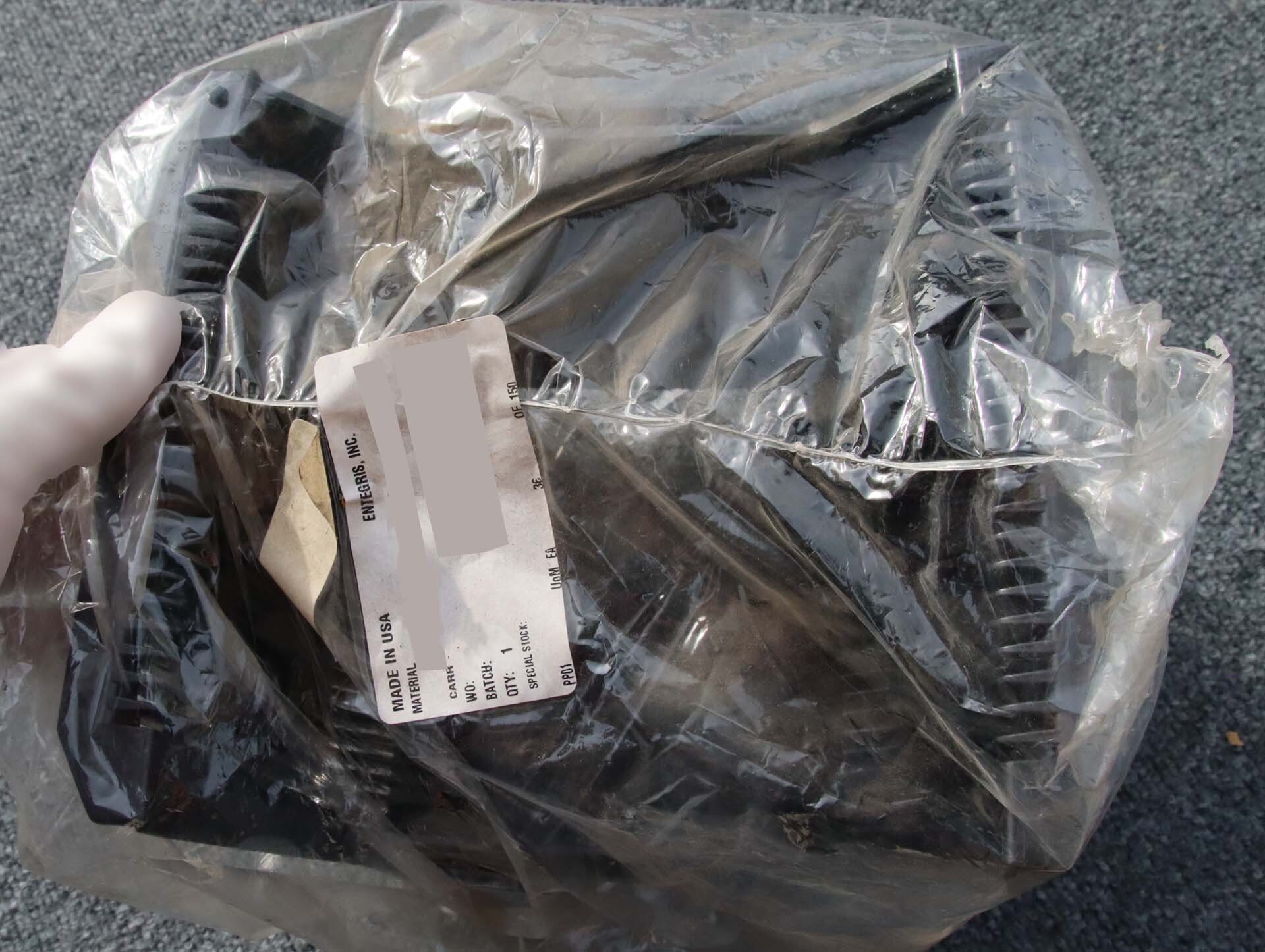 Photo Utilisé VARIOUS Lot of spare parts À vendre