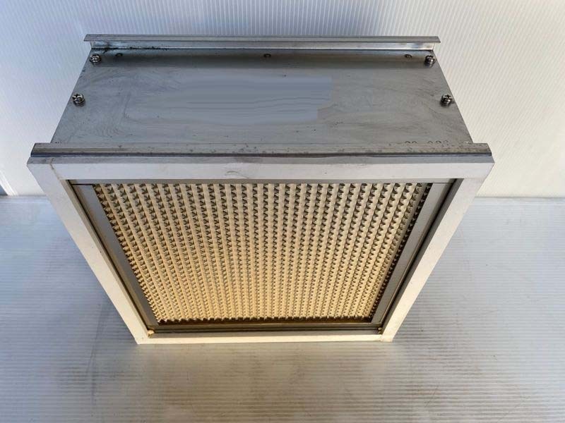 Photo Utilisé VARIOUS Lot of spare parts À vendre