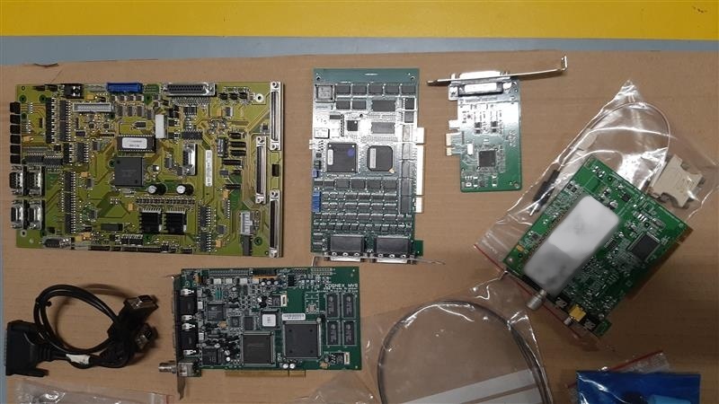 Photo Used VARIOUS Lot of spare parts For Sale