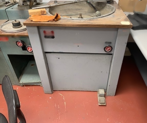 图为 已使用的 VARIOUS Lot of supplies 待售