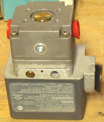 Photo Used VARIOUS Lot of transducers For Sale