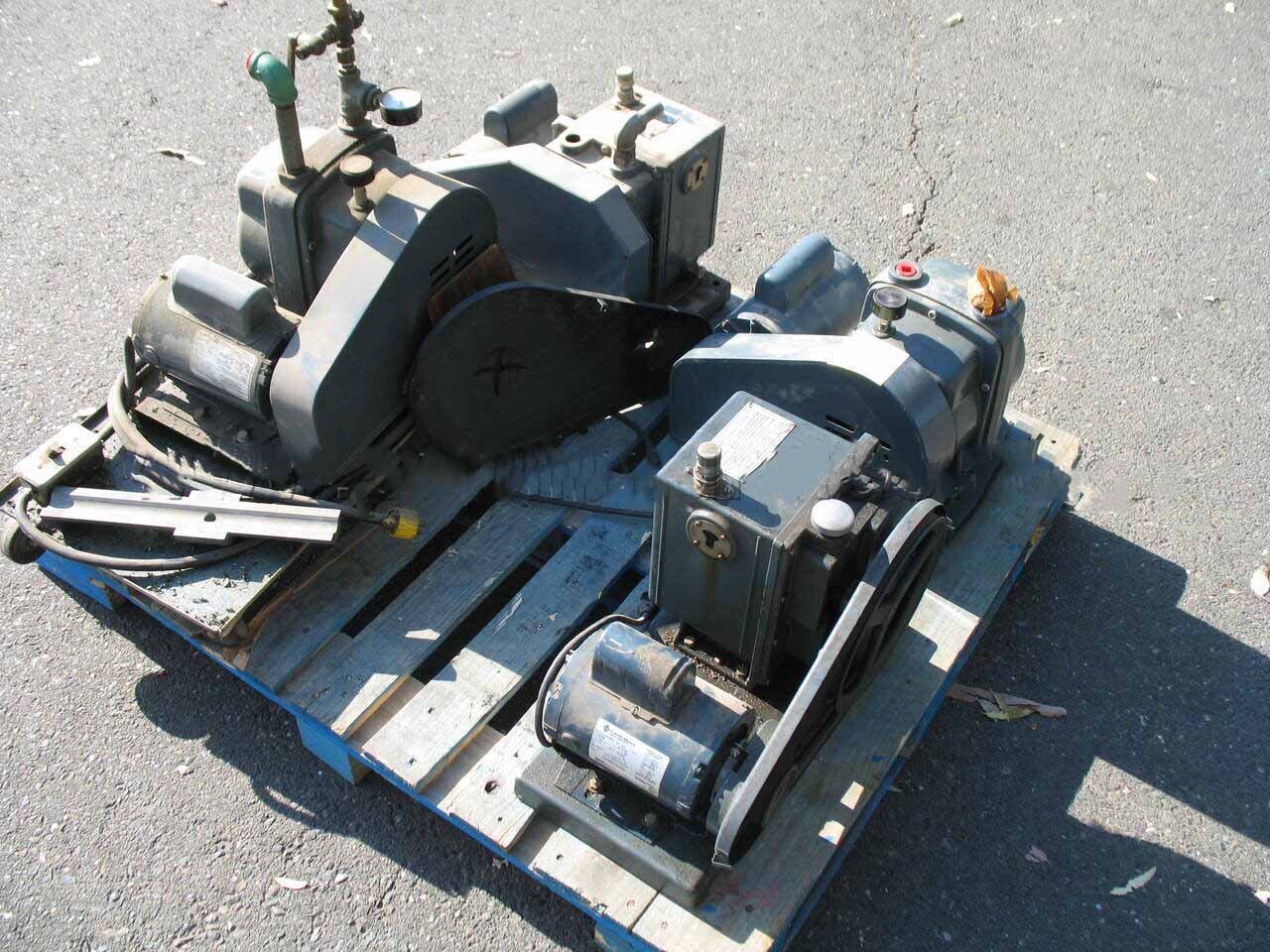 Photo Used VARIOUS Lot of vacuum pumps For Sale