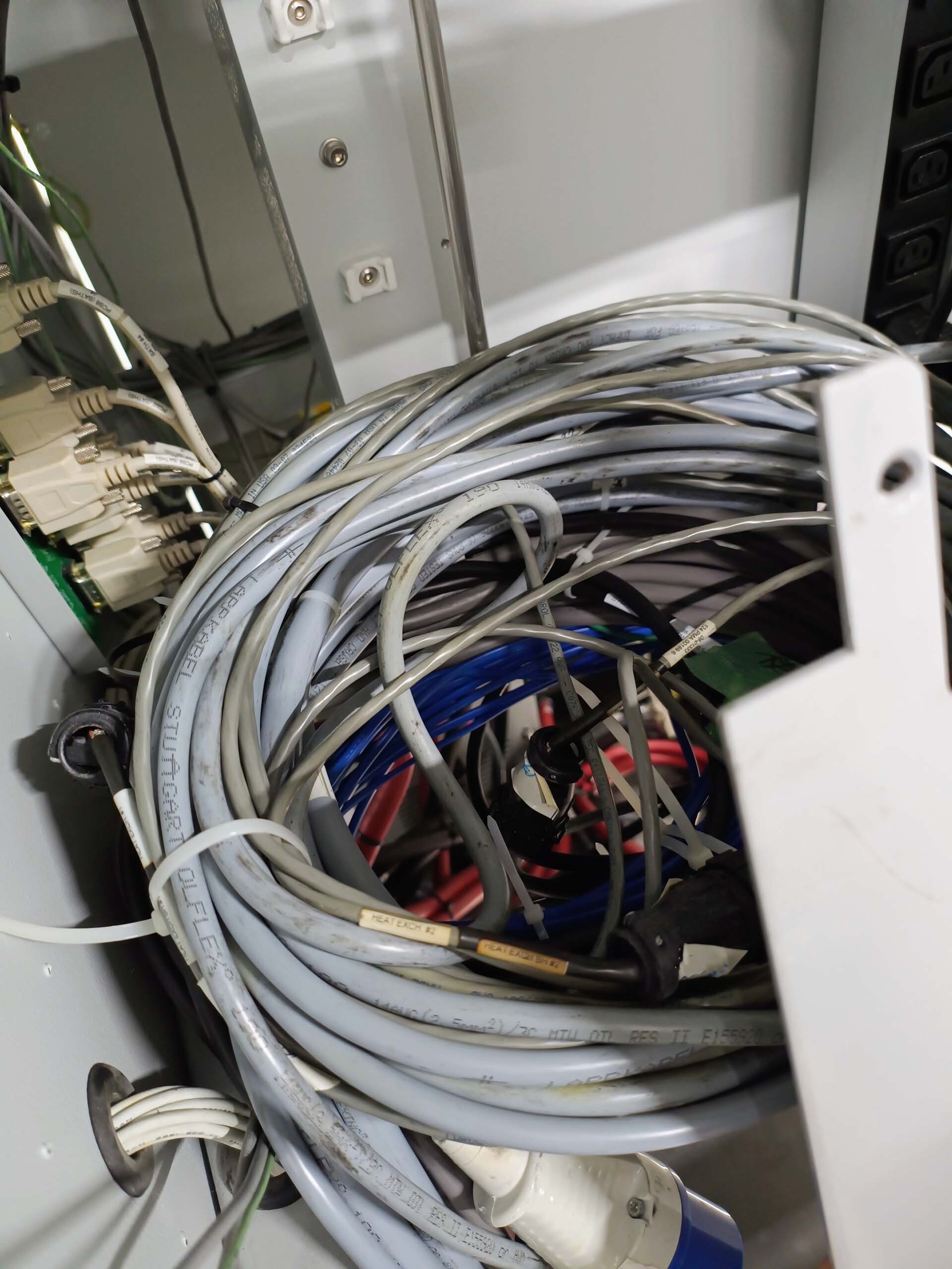 图为 已使用的 VEECO / EMCORE K465 待售