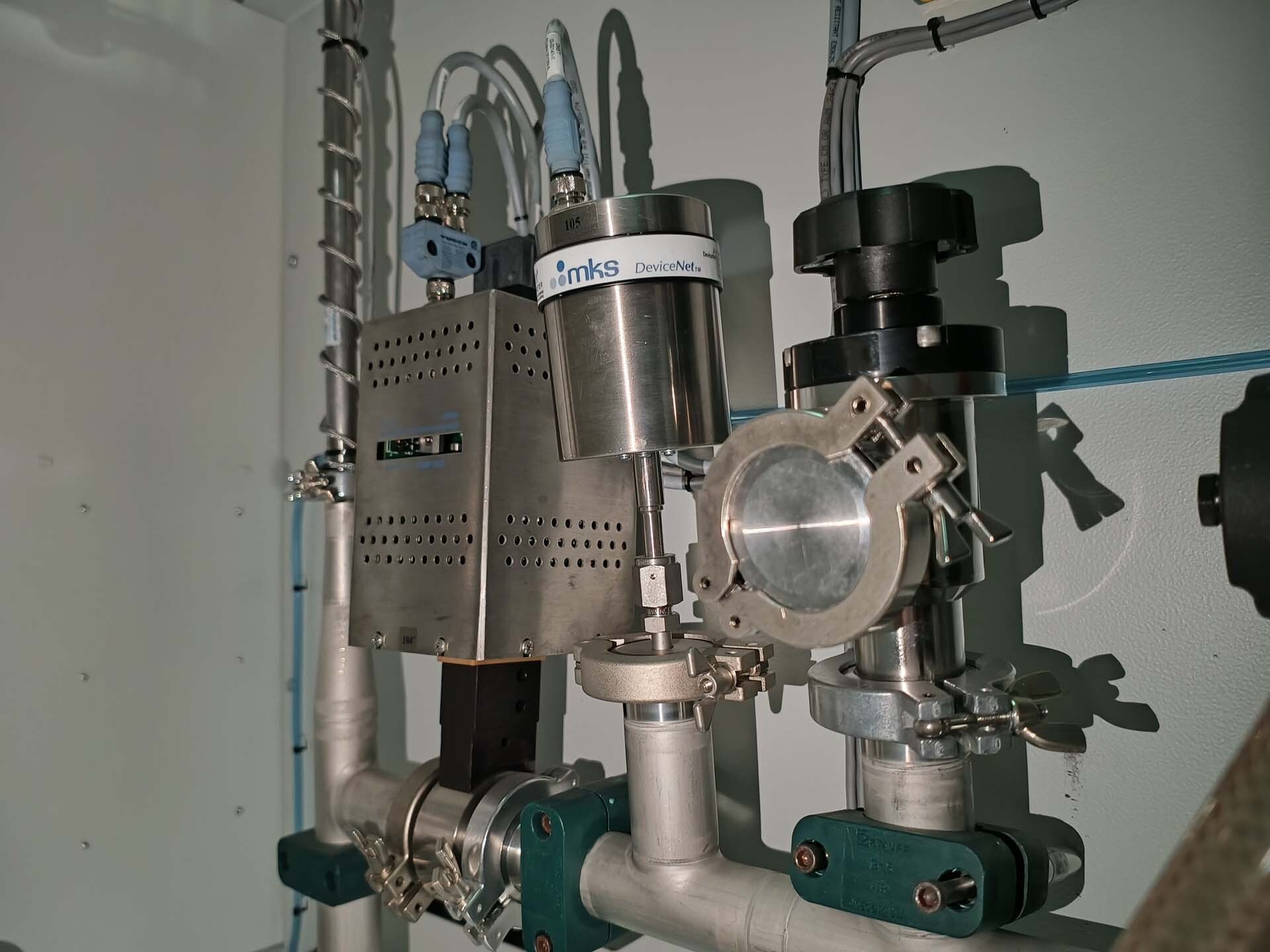 Photo Used VEECO / EMCORE K465 For Sale