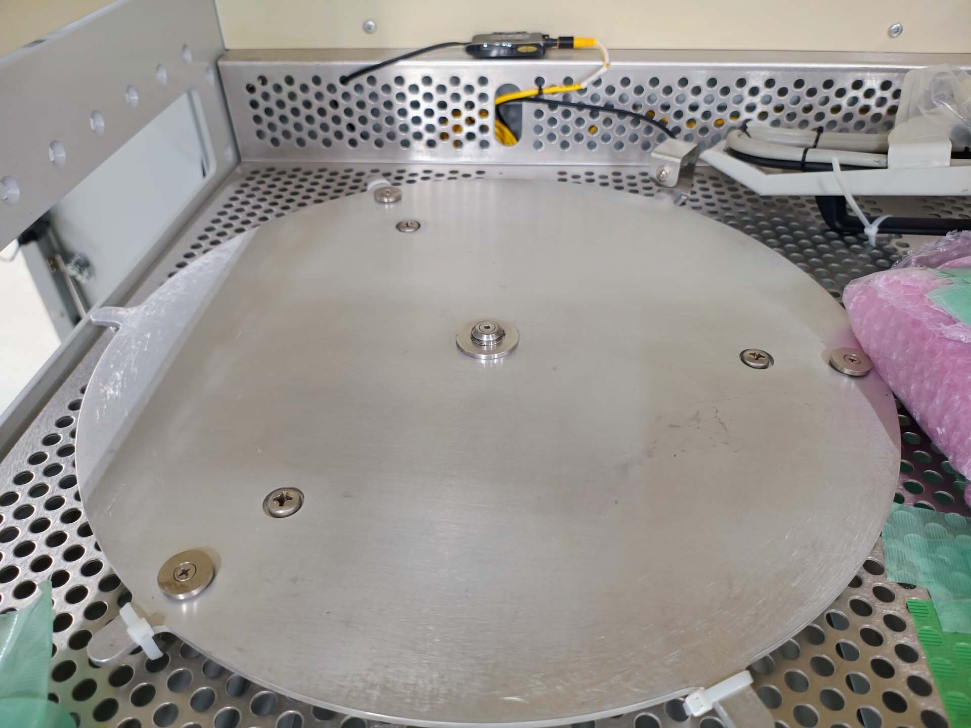 Photo Used VEECO / EMCORE K465 For Sale