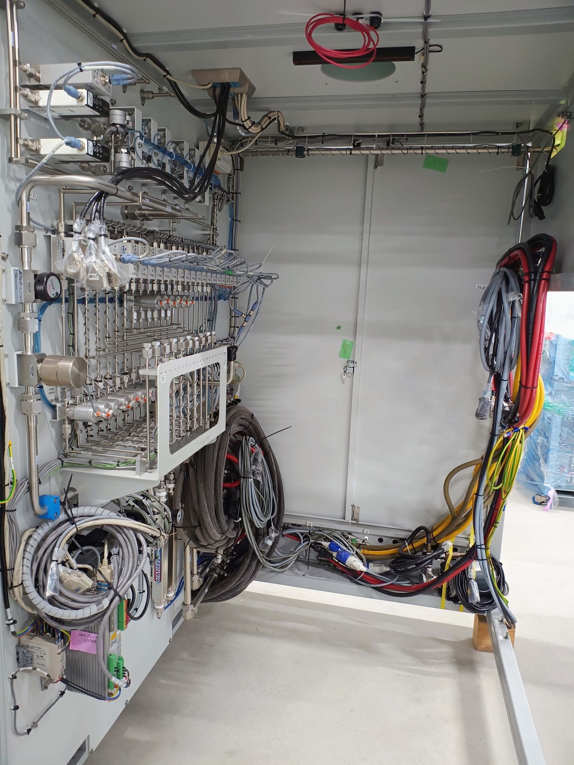 Photo Used VEECO / EMCORE K465 For Sale