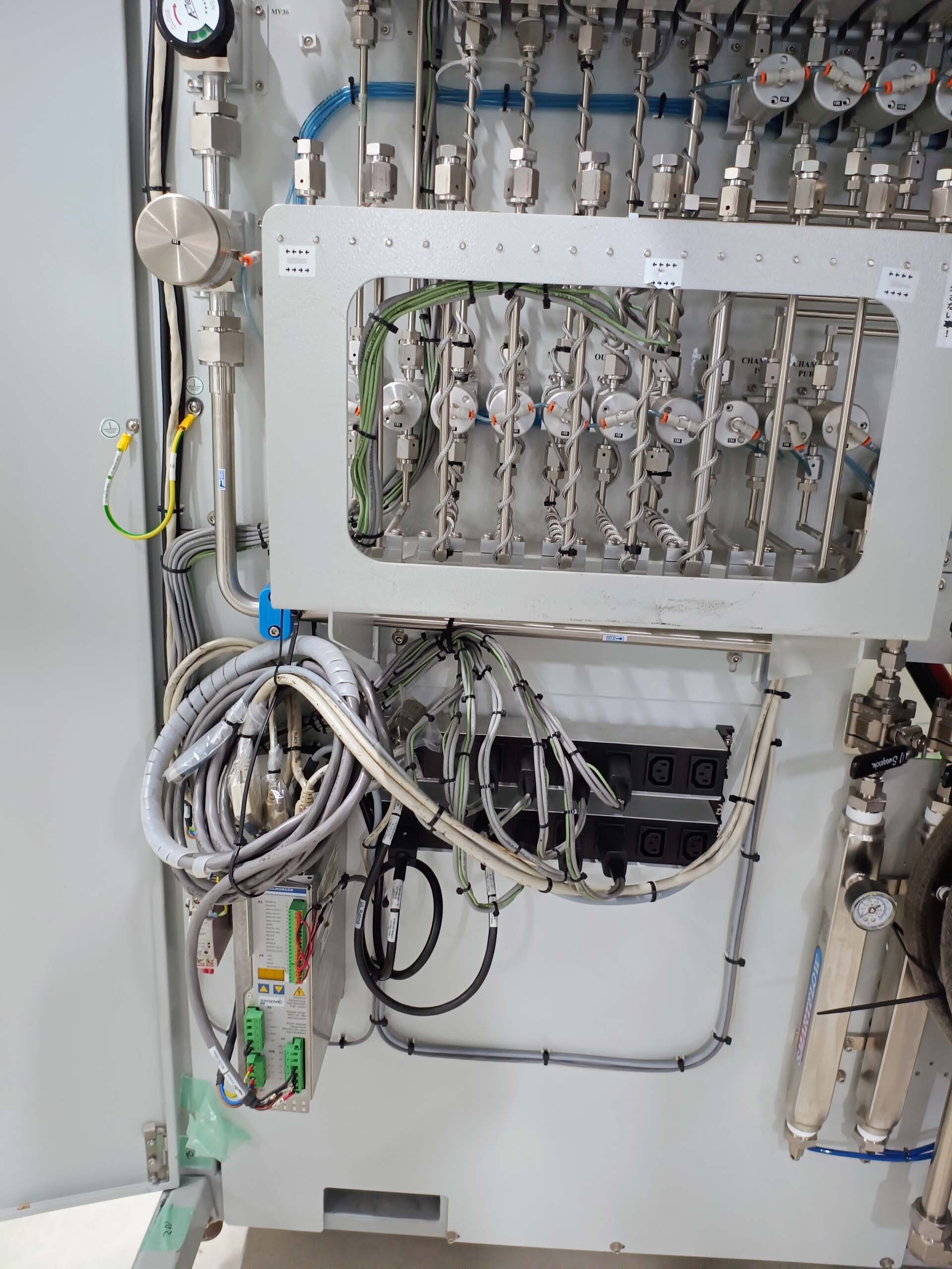 Photo Used VEECO / EMCORE K465 For Sale