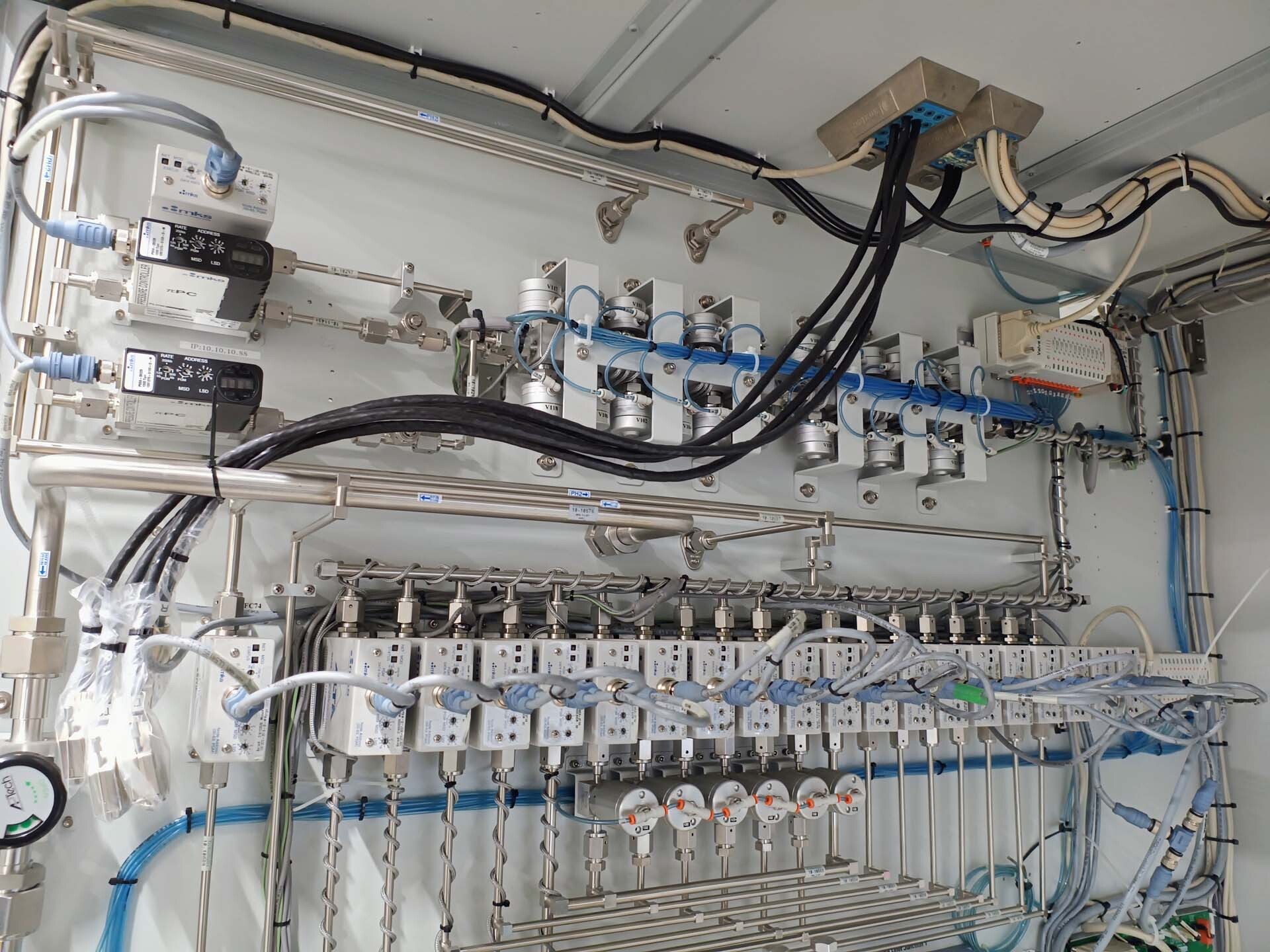 Photo Used VEECO / EMCORE K465 For Sale