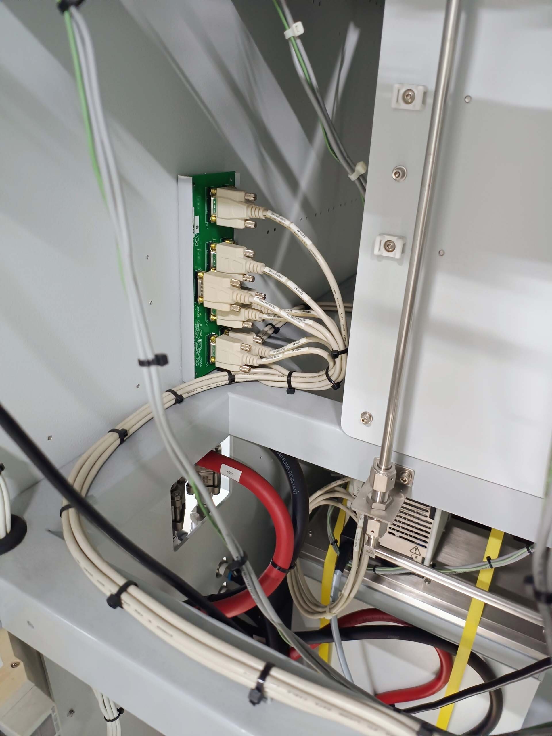 Photo Used VEECO / EMCORE K465 For Sale