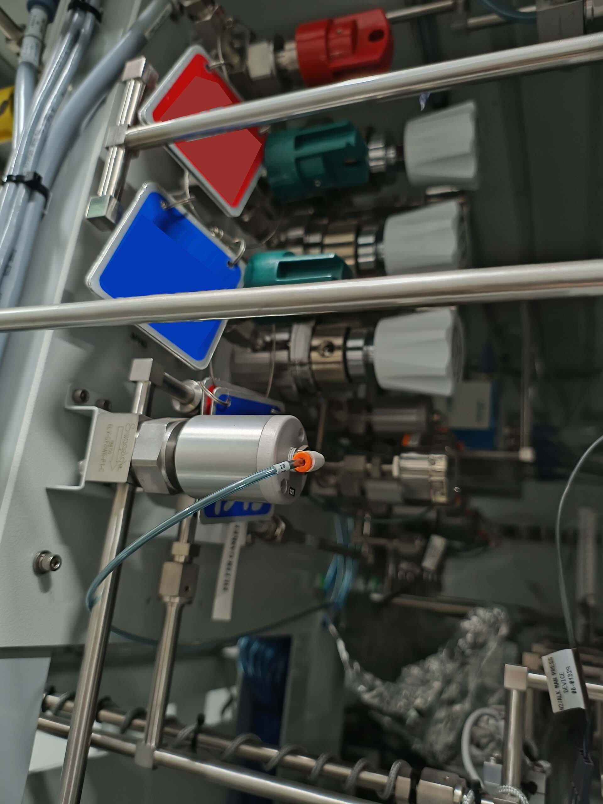 Photo Used VEECO / EMCORE K465 For Sale