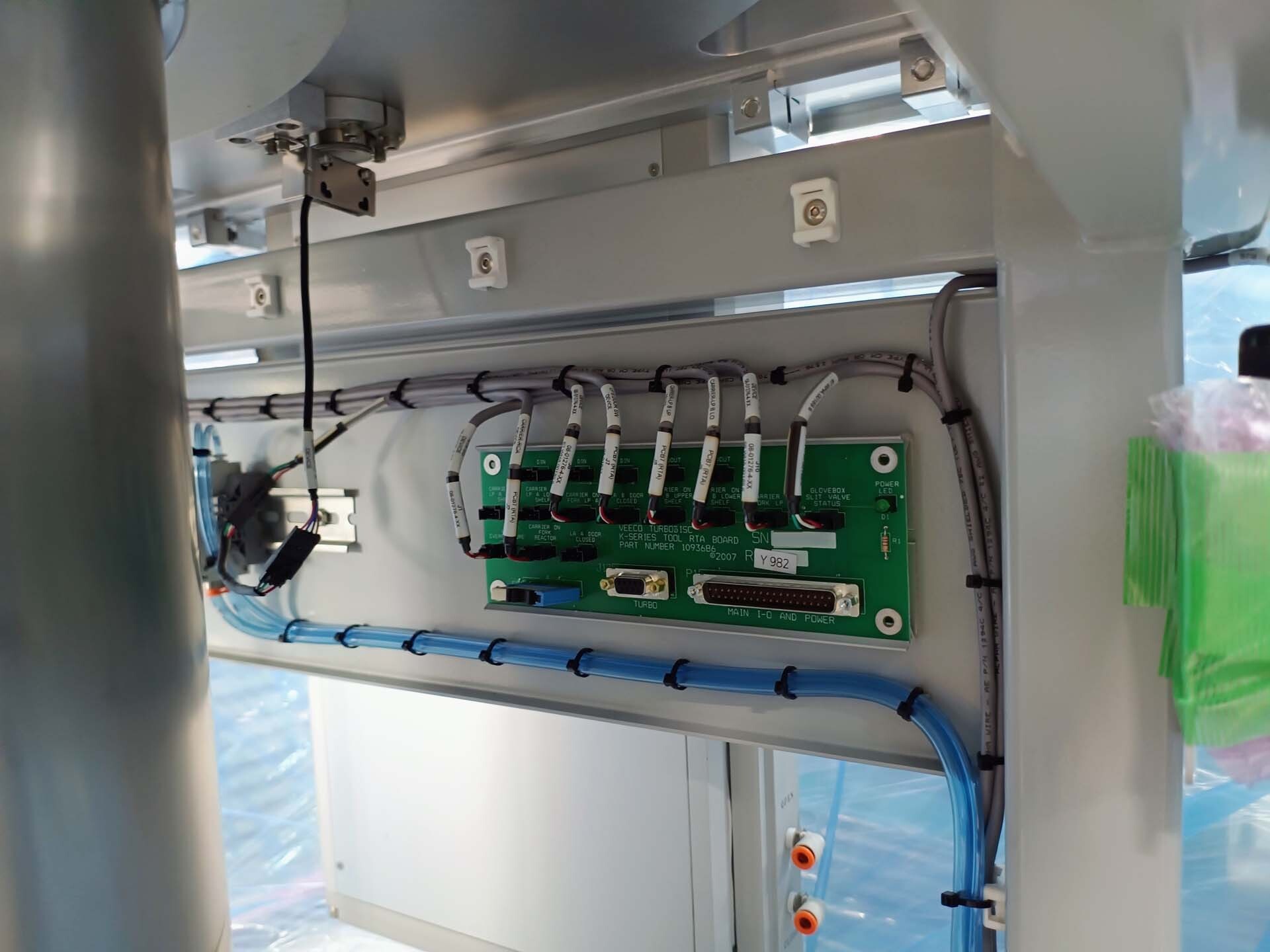 Photo Used VEECO / EMCORE K465 For Sale
