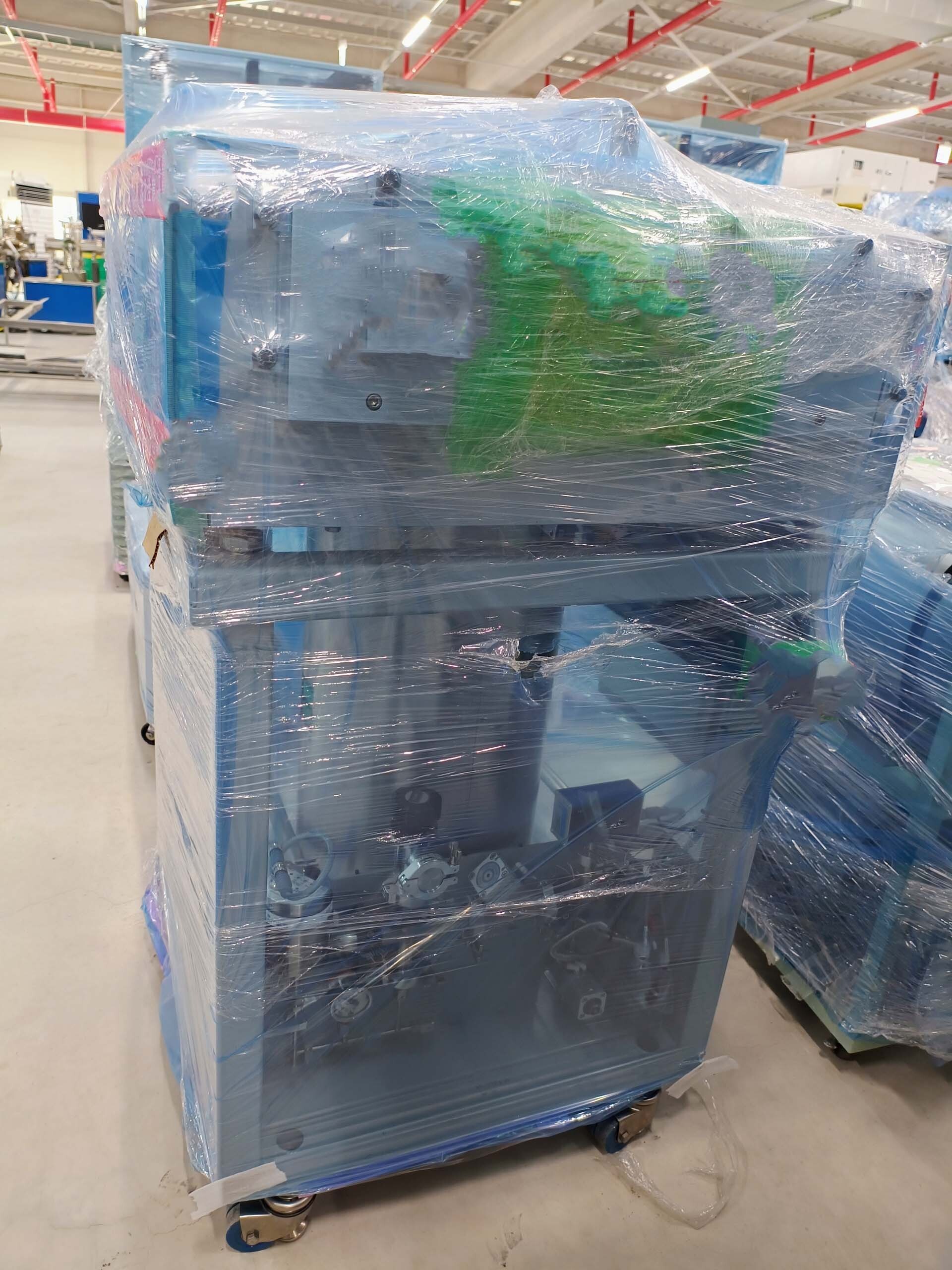 Photo Used VEECO / EMCORE K465 For Sale