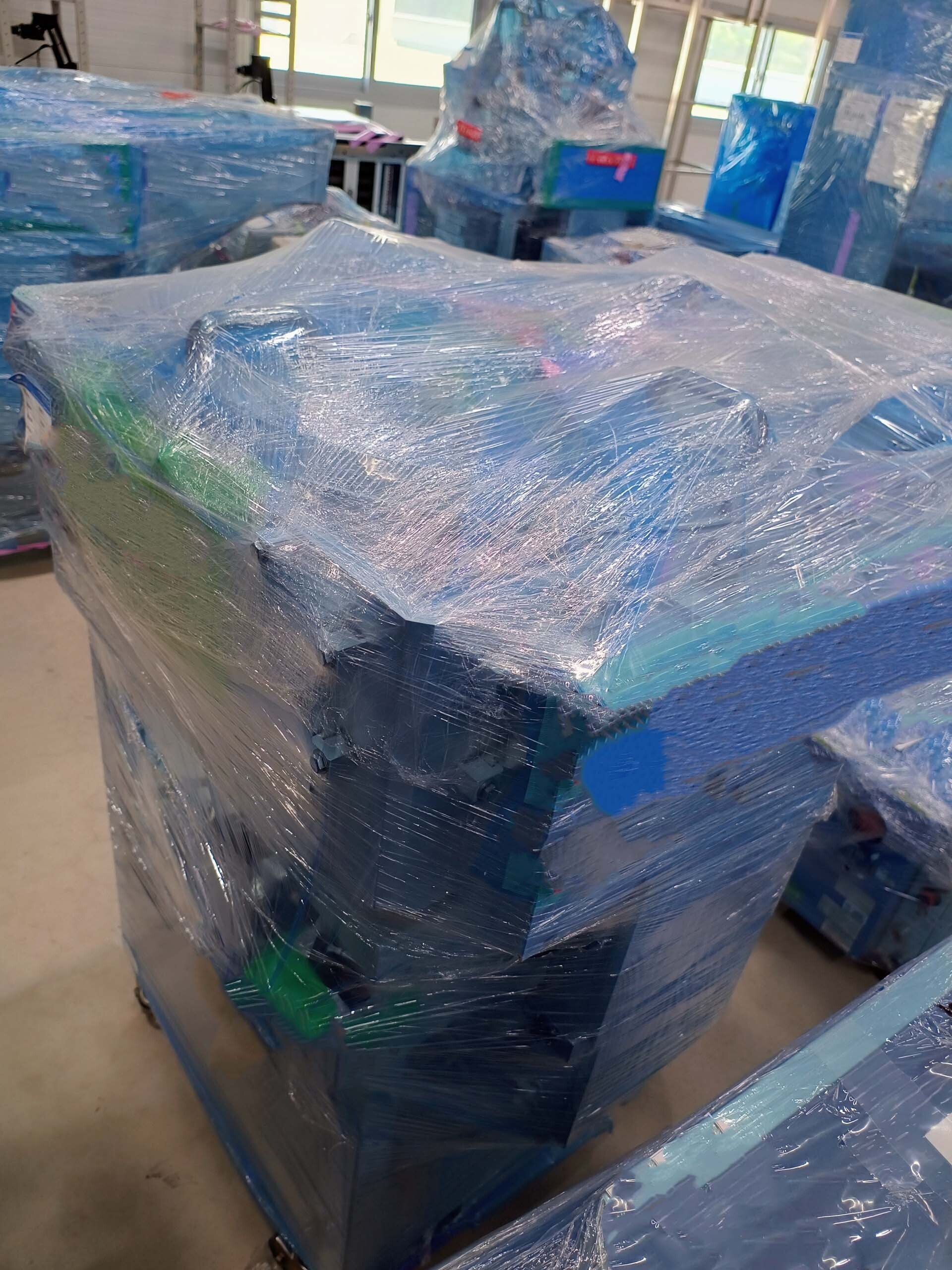 Photo Used VEECO / EMCORE K465 For Sale