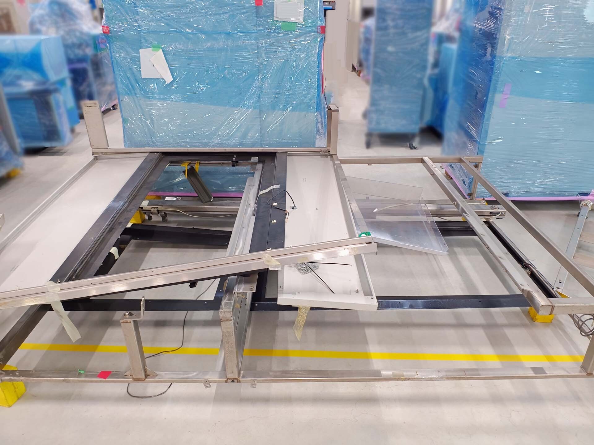 Photo Used VEECO / EMCORE K465 For Sale