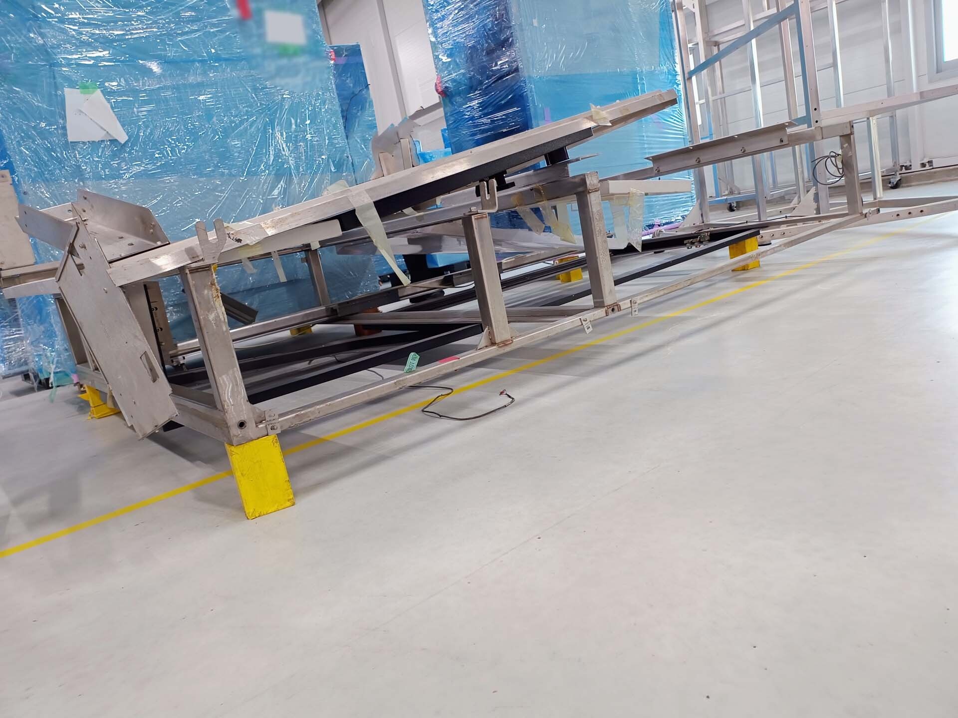 Photo Used VEECO / EMCORE K465 For Sale