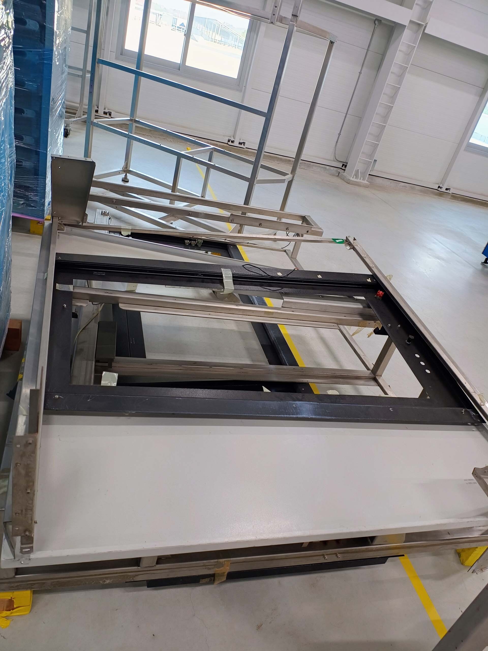Photo Used VEECO / EMCORE K465 For Sale