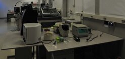 Photo Utilisé VARIOUS Lot of laboratory equipment À vendre