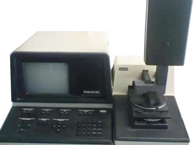 Photo Utilisé VEECO / SLOAN DEKTAK IIA À vendre