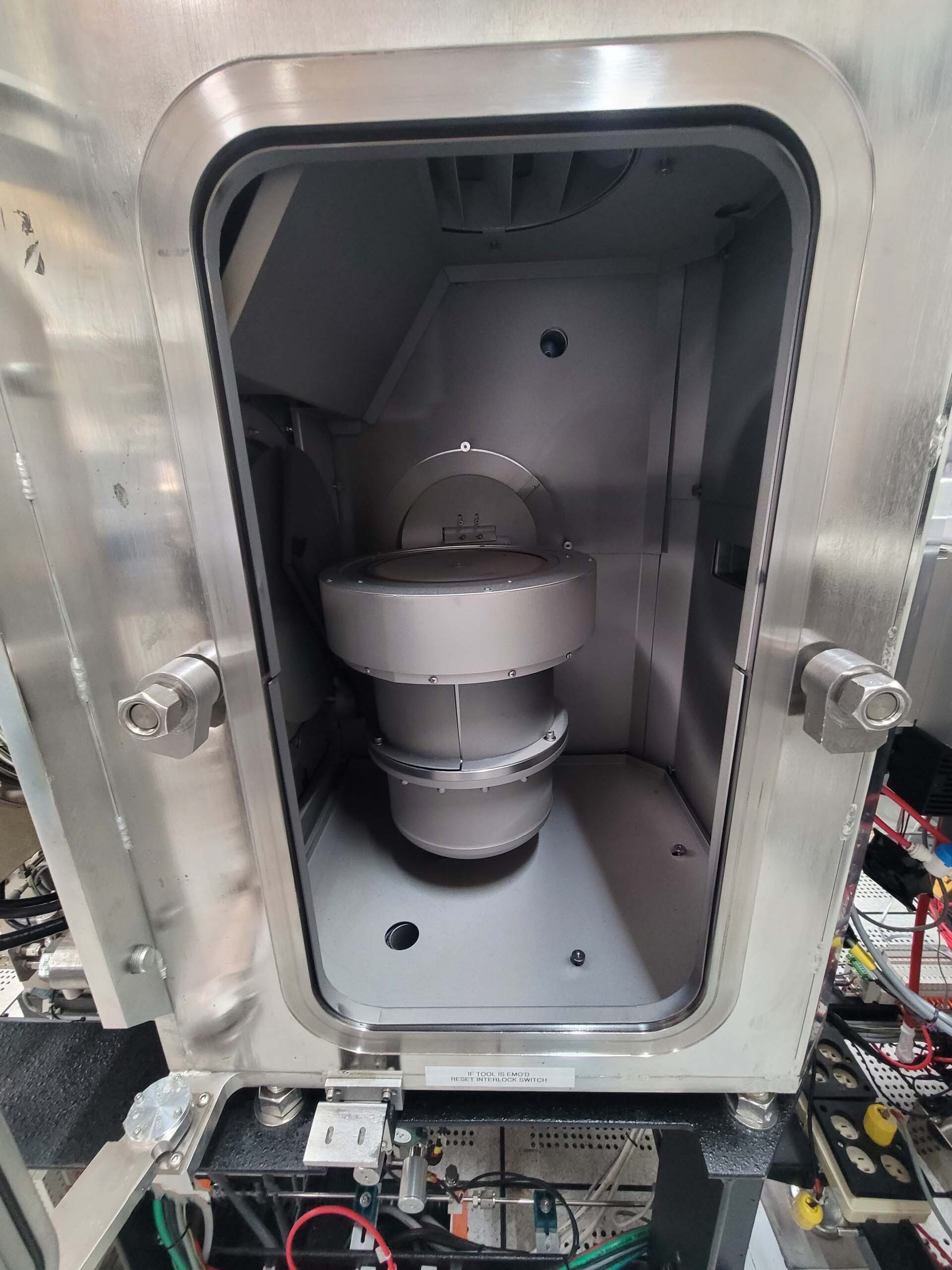 사진 사용됨 VEECO RF 350S 판매용