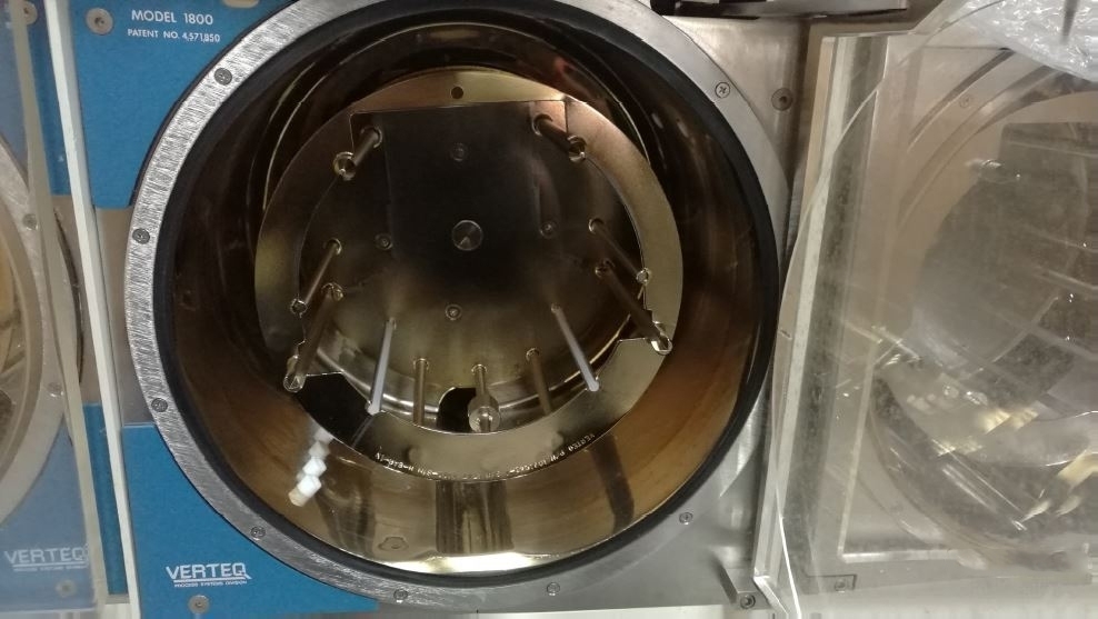 Foto Verwendet VERTEQ Lot of (10) Spin Rinse Dryers (SRD) Zum Verkauf