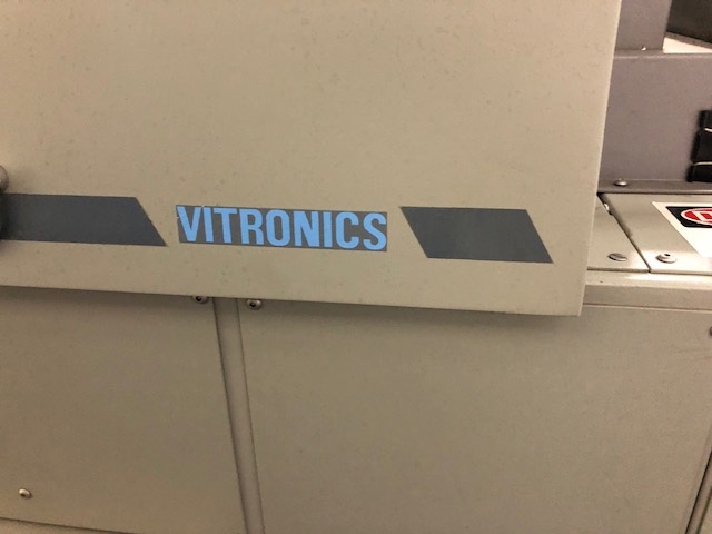 Photo Used VITRONICS SOLTEC SMD-318 For Sale