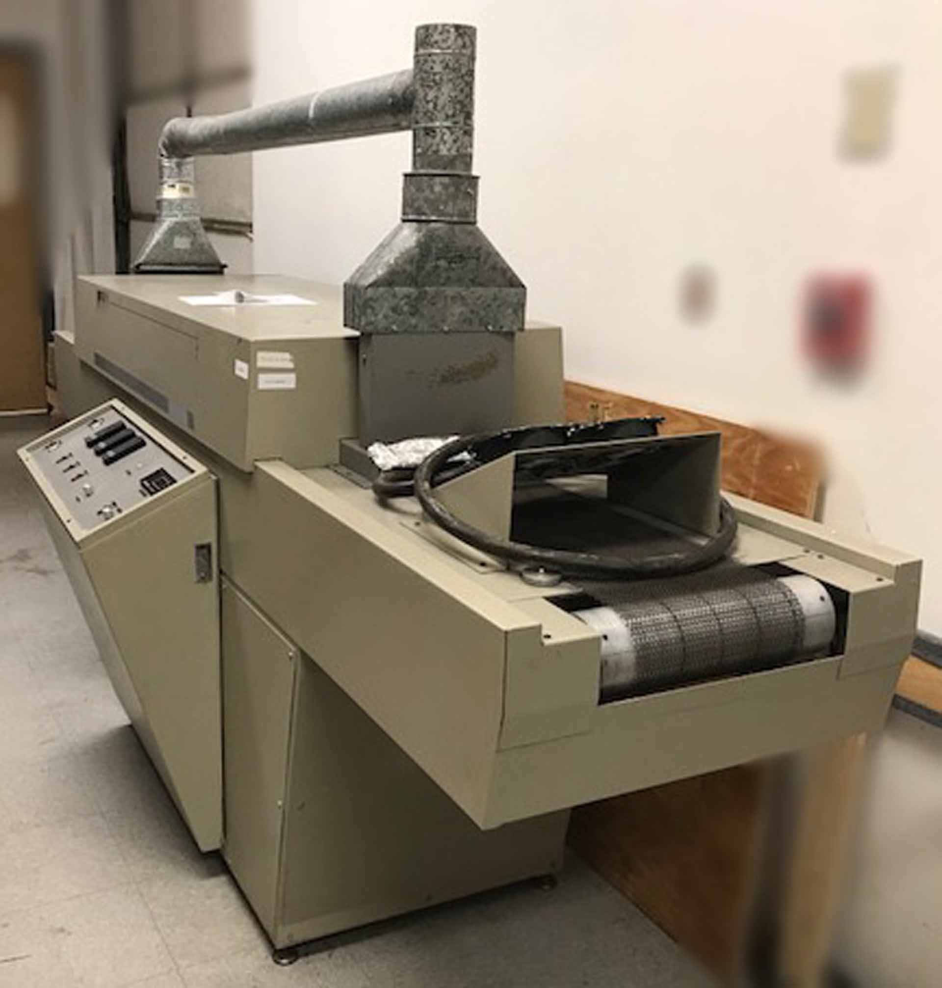 Photo Used VITRONICS SOLTEC TFD-5-2 For Sale