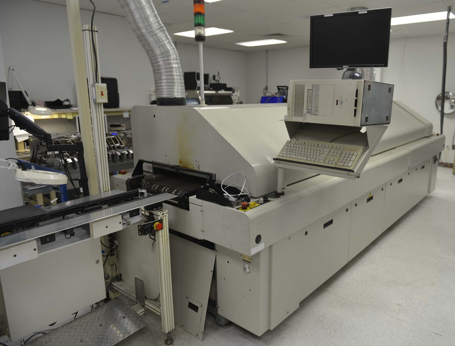 Photo Used VITRONICS SOLTEC XPM 730 For Sale