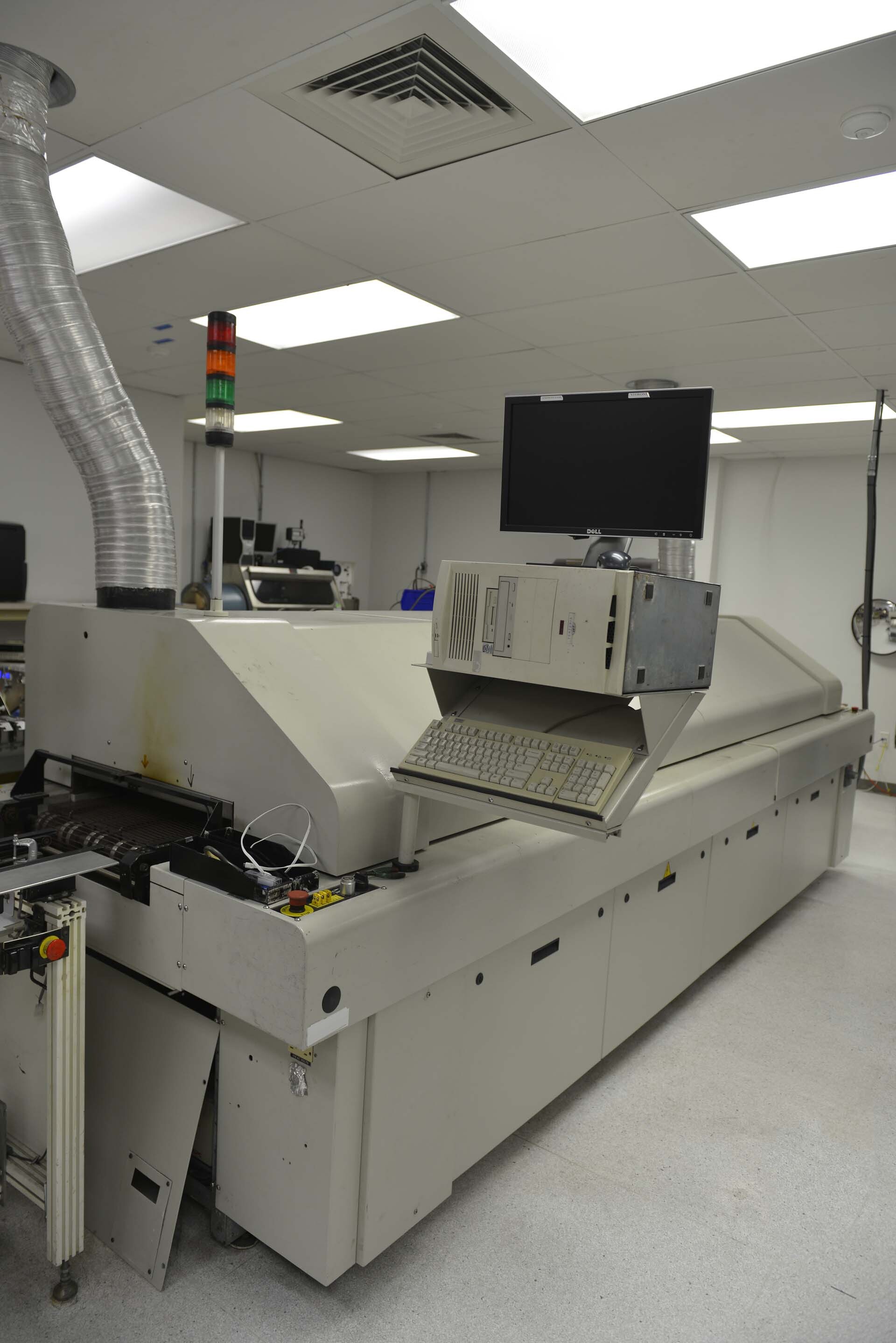 Photo Used VITRONICS SOLTEC XPM 730 For Sale