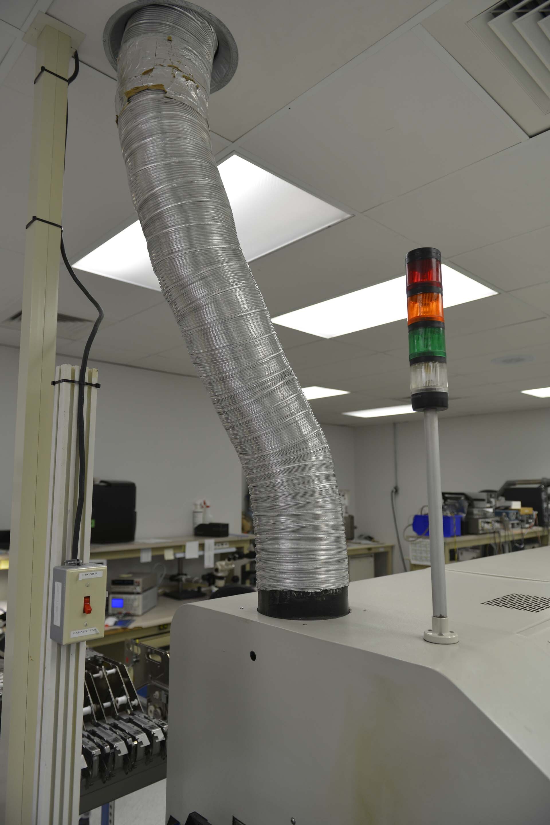 Photo Used VITRONICS SOLTEC XPM 730 For Sale