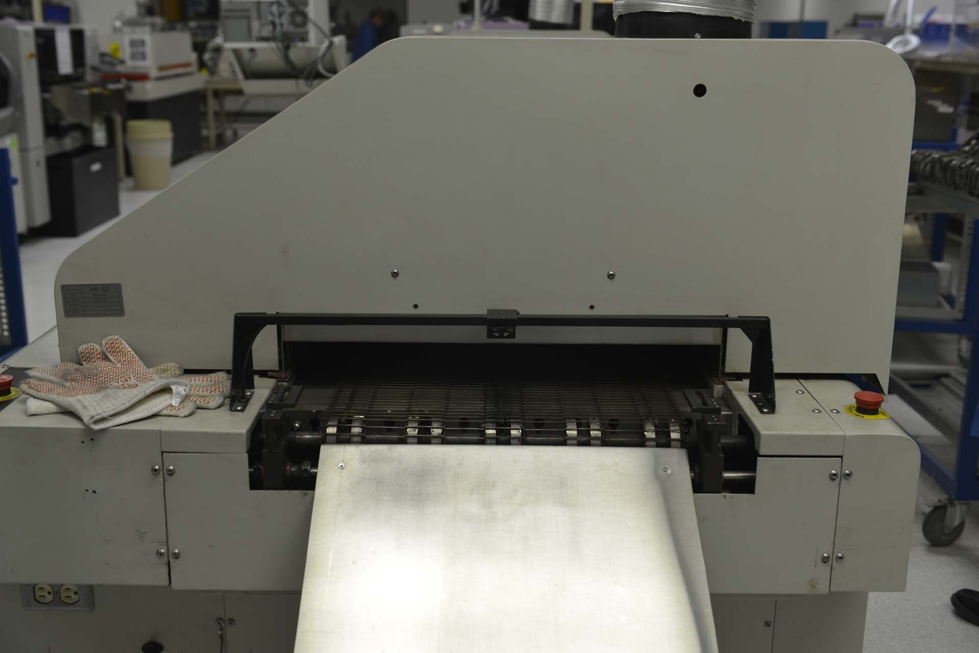 Photo Used VITRONICS SOLTEC XPM 730 For Sale