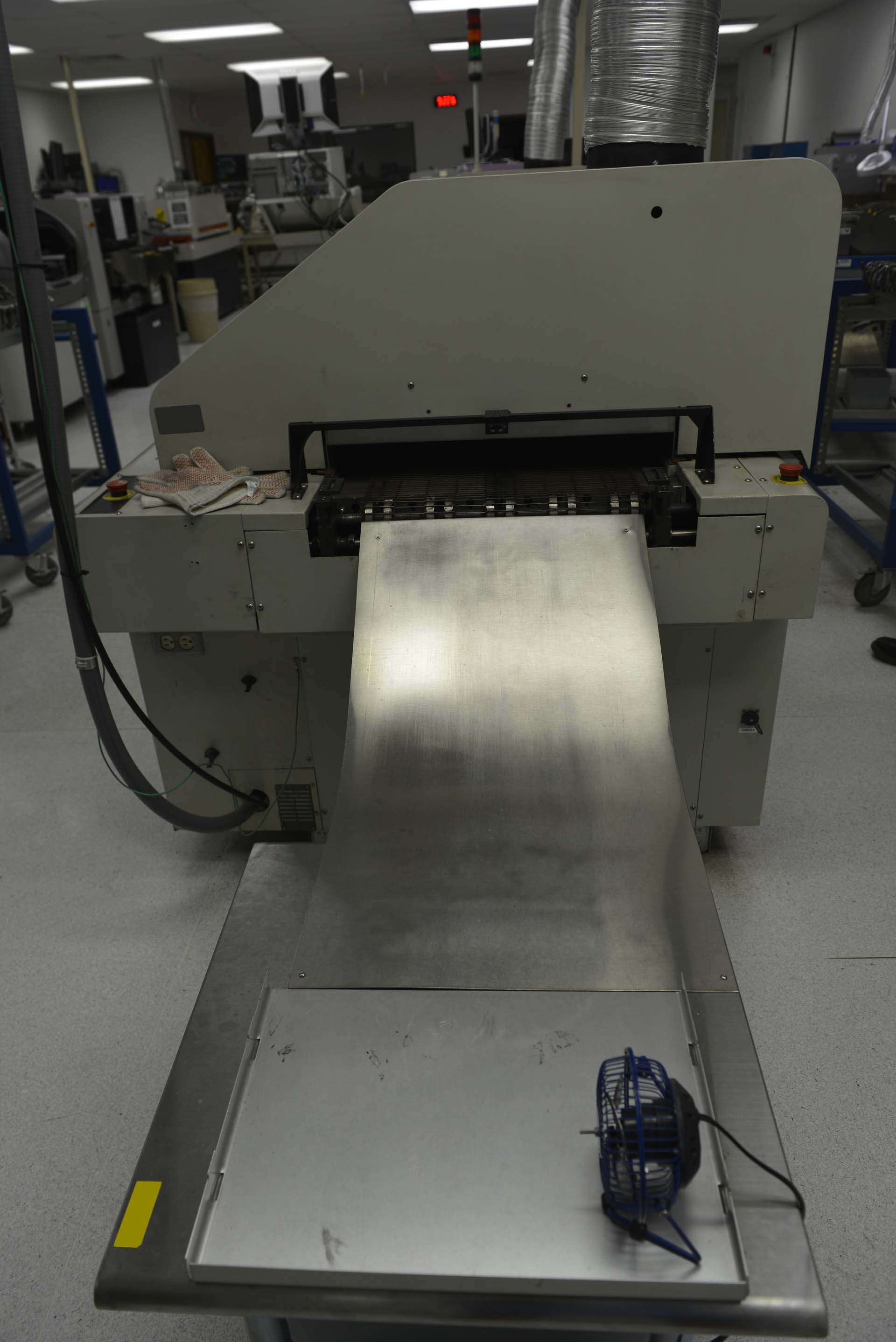 Photo Used VITRONICS SOLTEC XPM 730 For Sale