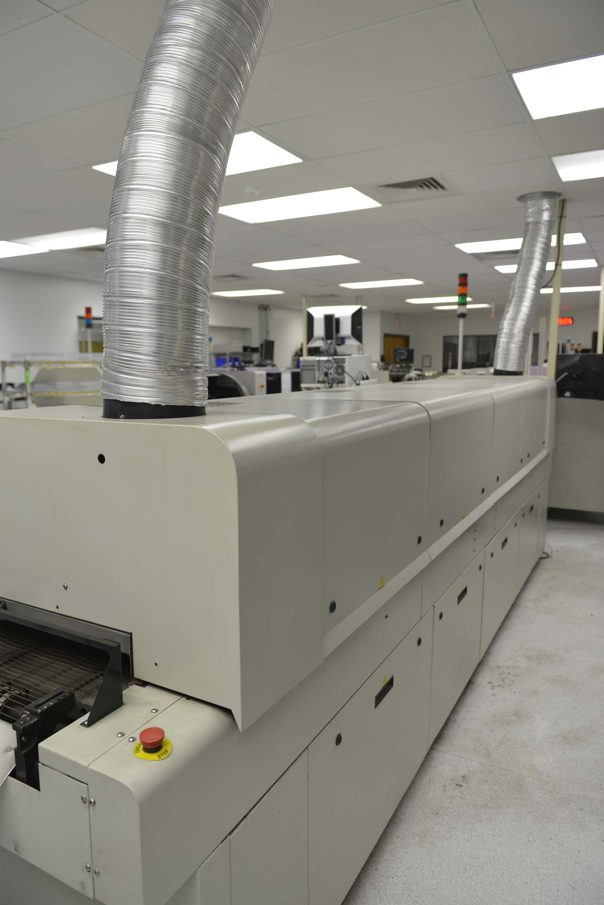 Photo Used VITRONICS SOLTEC XPM 730 For Sale
