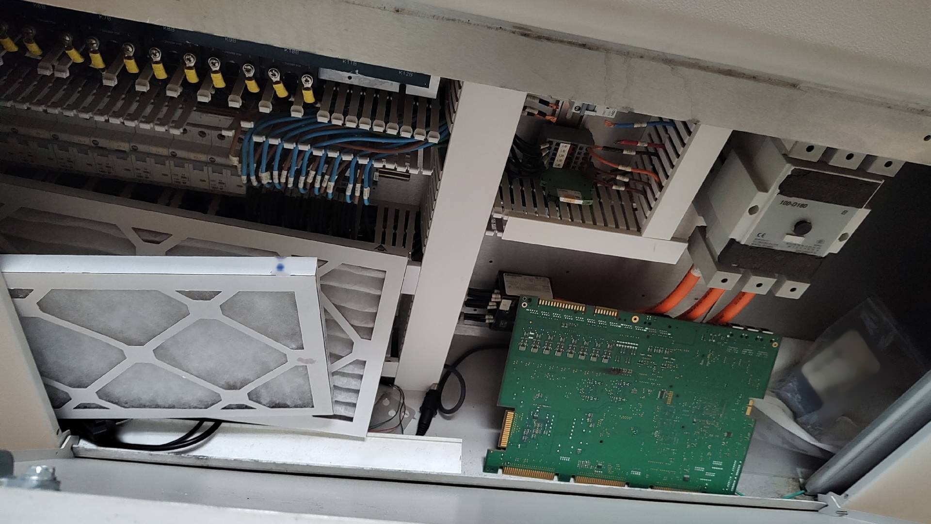 Photo Used VITRONICS SOLTEC XPM3 For Sale