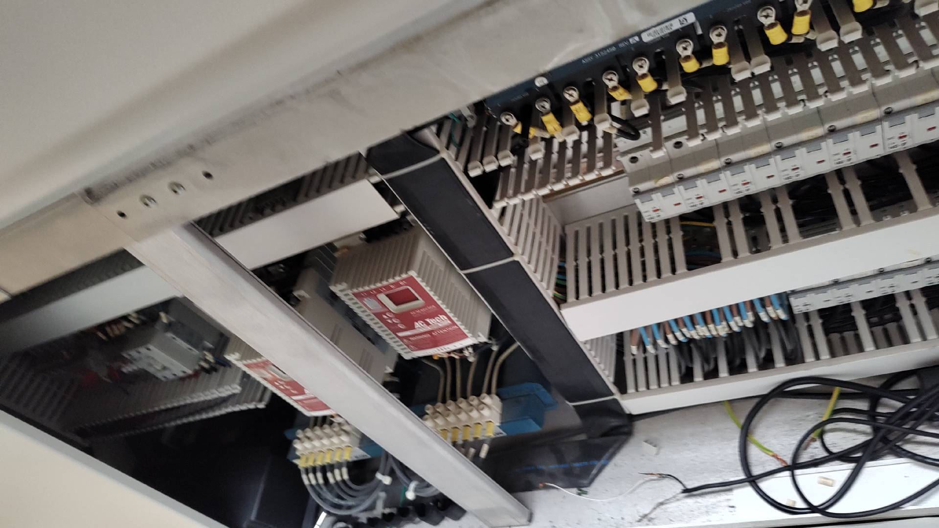 Photo Used VITRONICS SOLTEC XPM3 For Sale