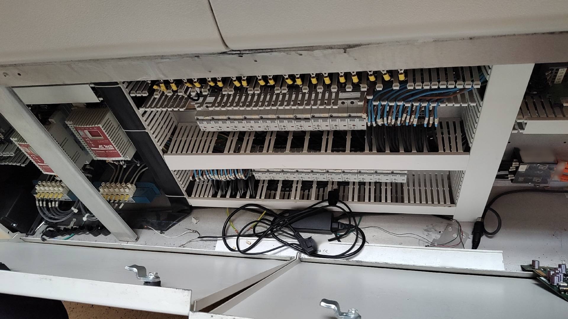 Photo Used VITRONICS SOLTEC XPM3 For Sale