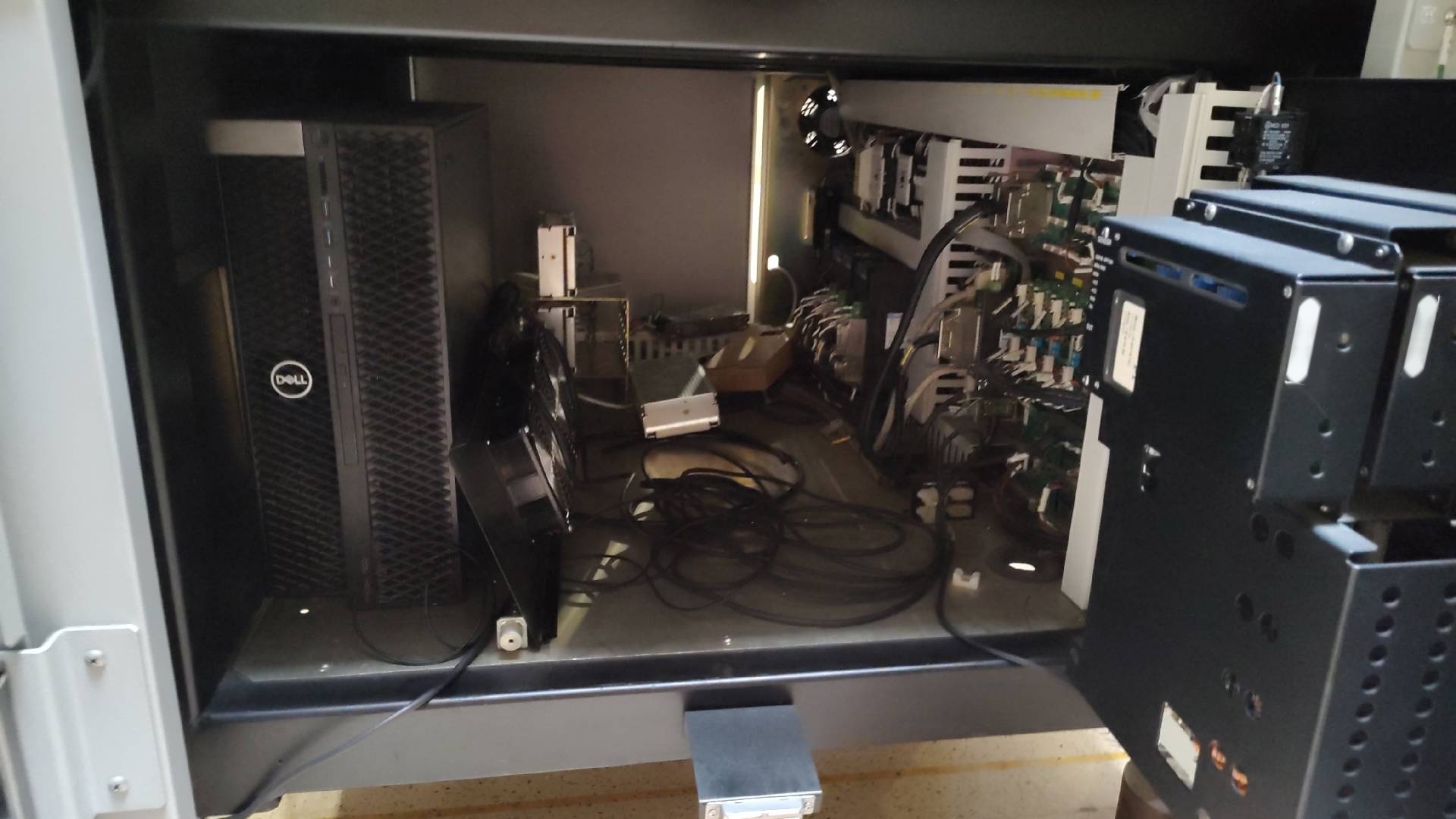 Photo Used VITRONICS SOLTEC XPM3 For Sale
