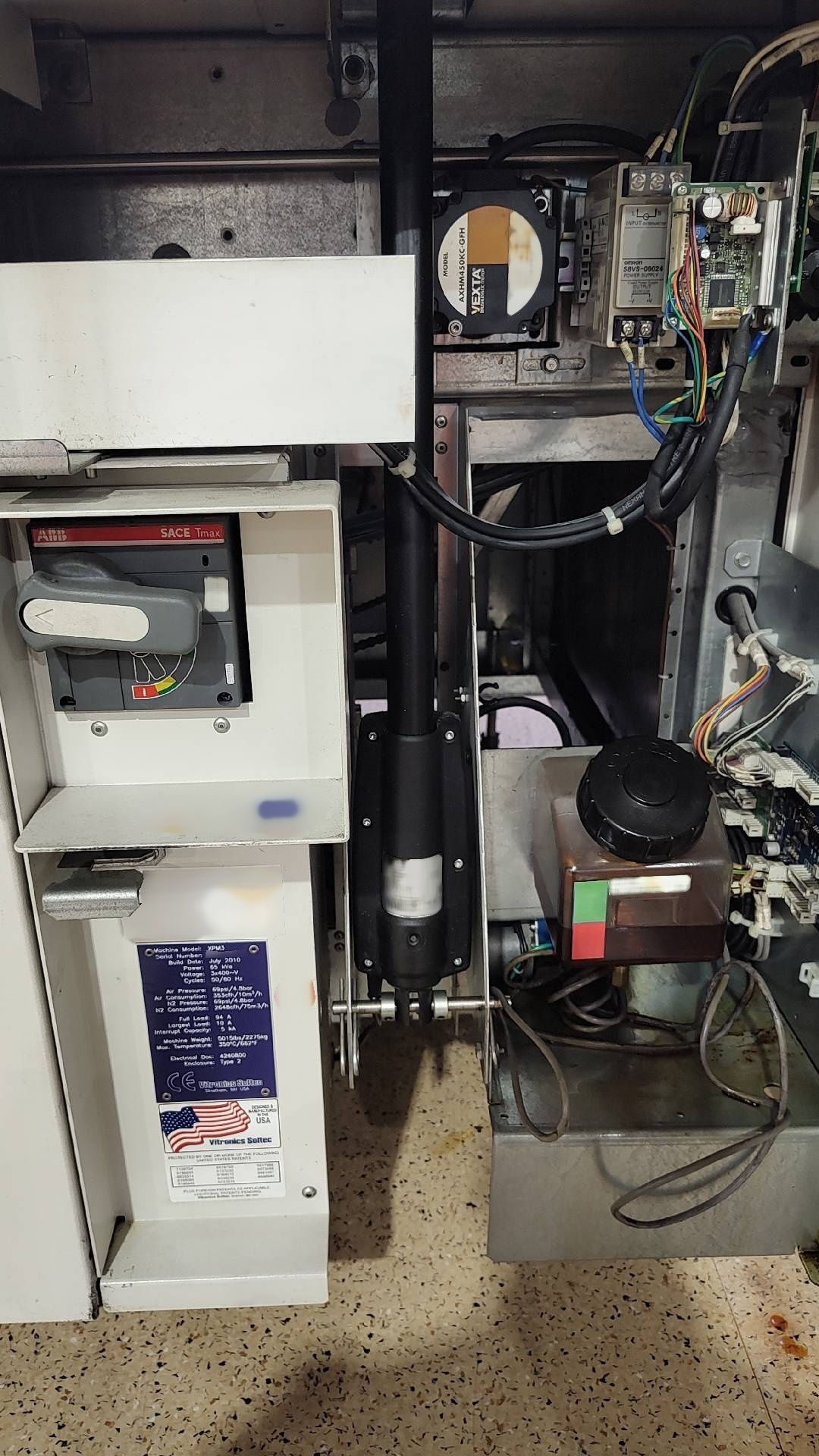 Photo Used VITRONICS SOLTEC XPM3 For Sale