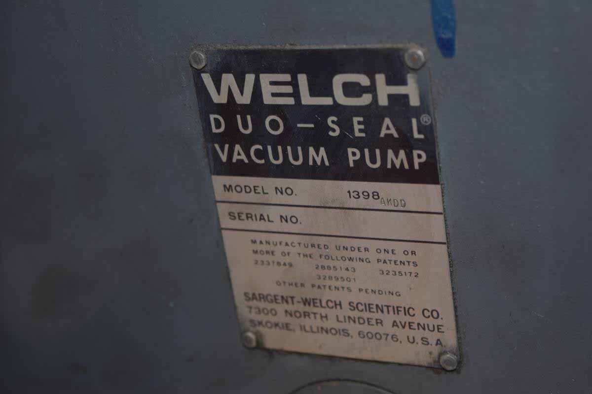 Photo Used WELCH Duoseal 1398 For Sale