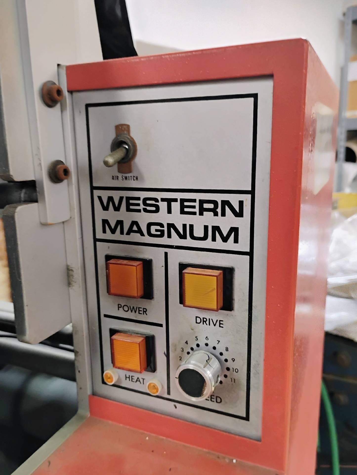 Foto Verwendet WESTERN MAGNUM XRL-180 Zum Verkauf